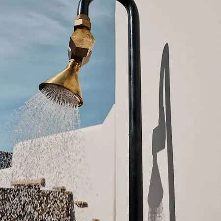 فندق ذا وايلد باي إنتيرني كالافاتيس